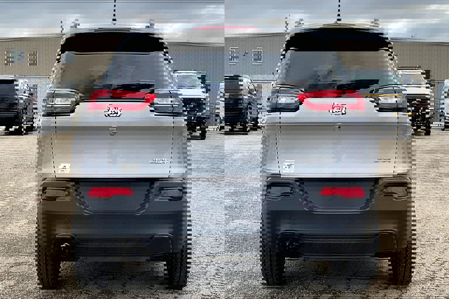 2017 Jeep Cherokee Sport photo 3