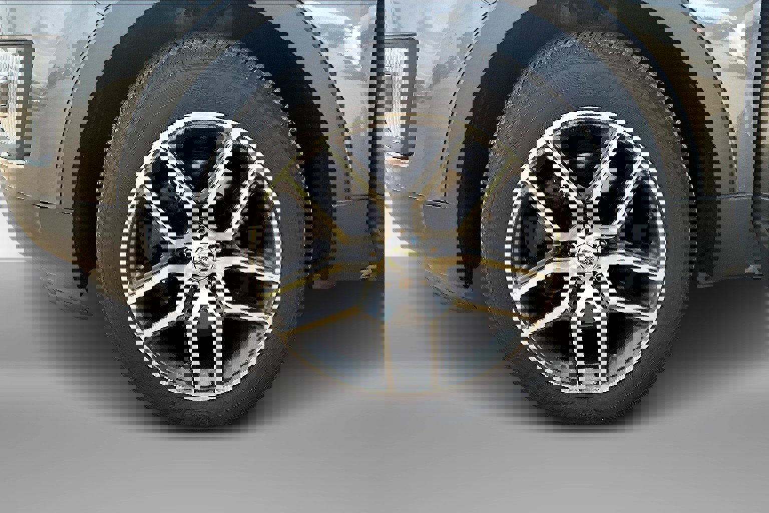 2017 Ford Explorer Sport photo 2