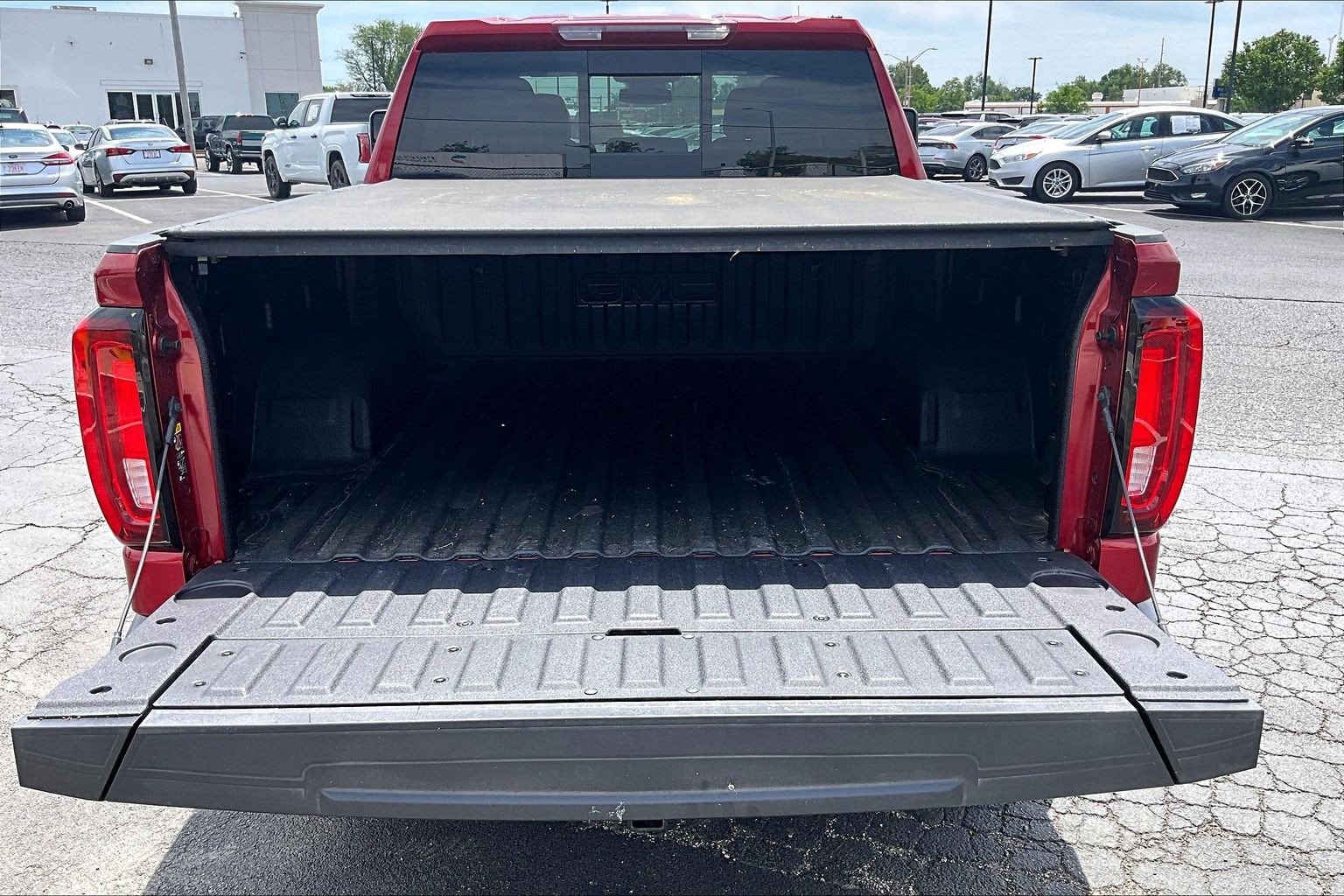 2026 GMC Sierra 1500 SLT - Photo 19