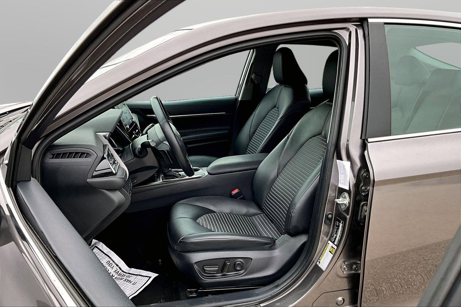 2024 Toyota Camry SE - Photo 16