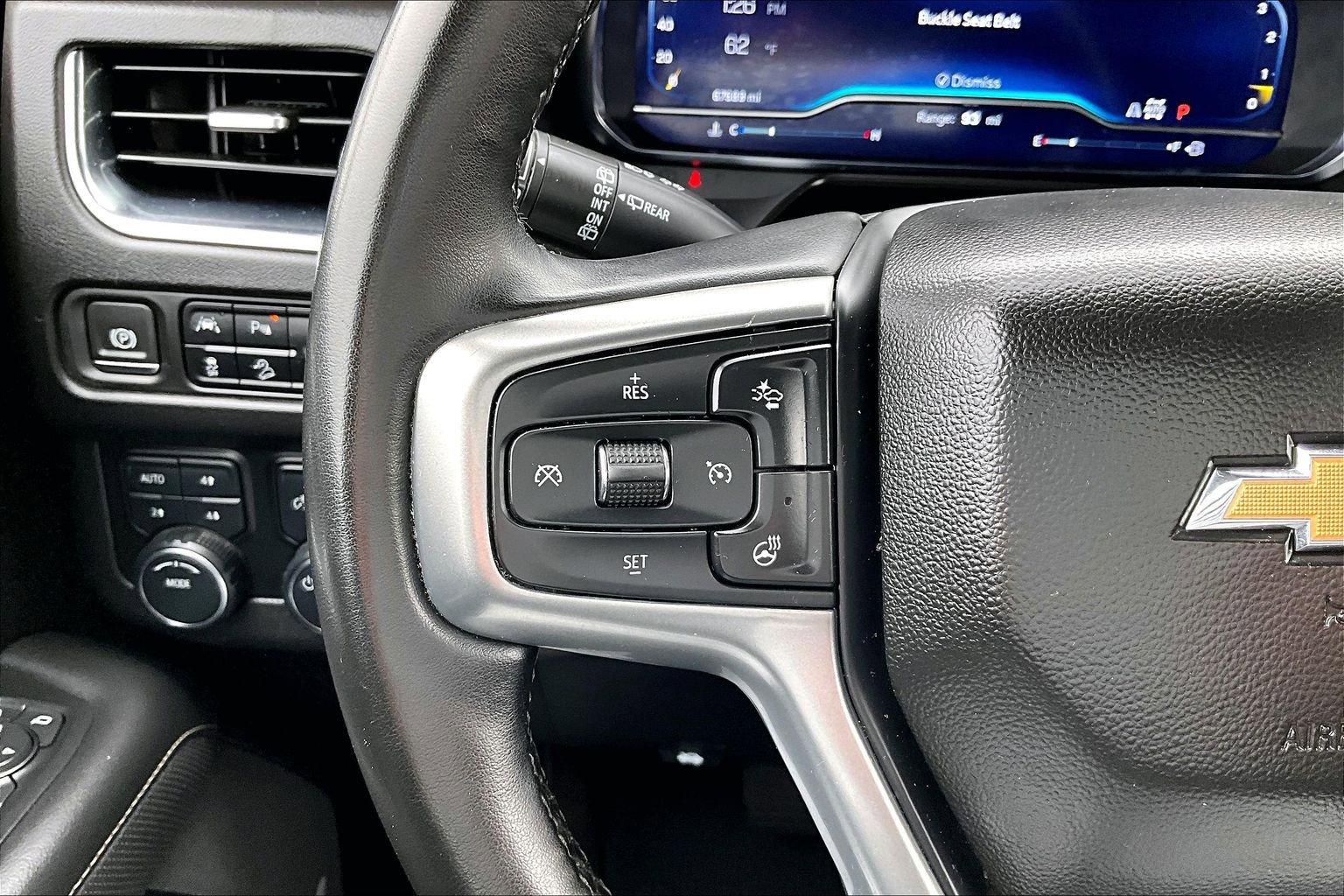 2023 Chevrolet Suburban Premier - Photo 23
