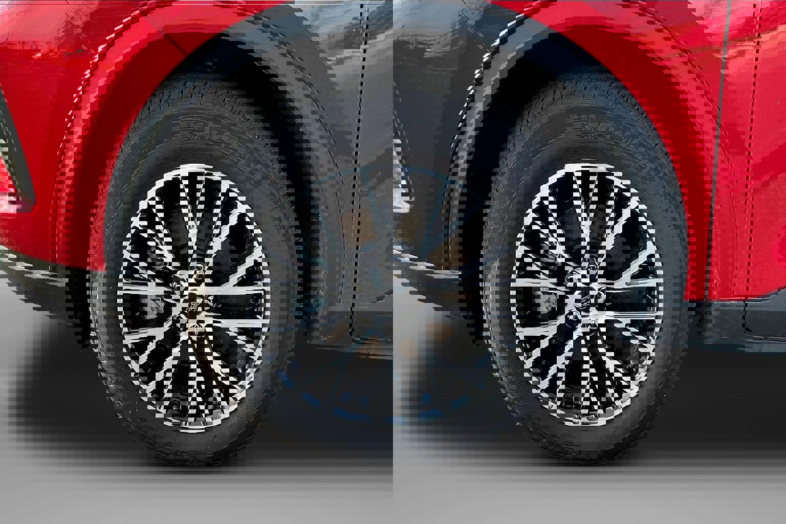 Used 2025 Ford Escape Plug-in hybrid PHEV with VIN 1FMCU0E15SUA27561 for sale in Morton, IL