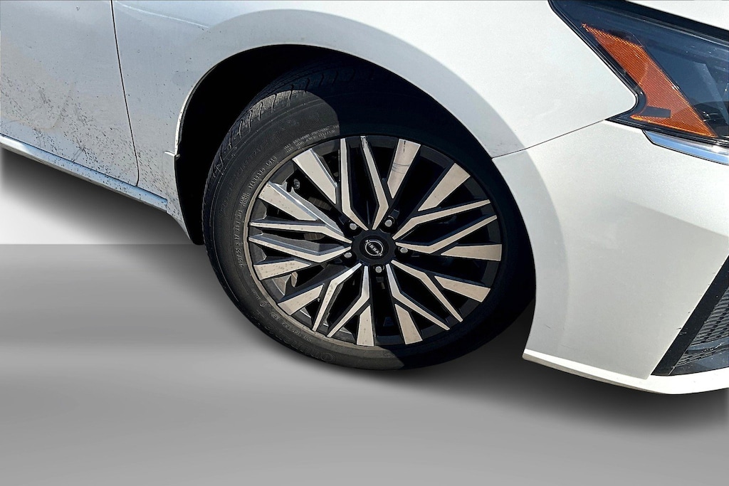 Used 2023 Nissan Altima 2.5 SV Sedan