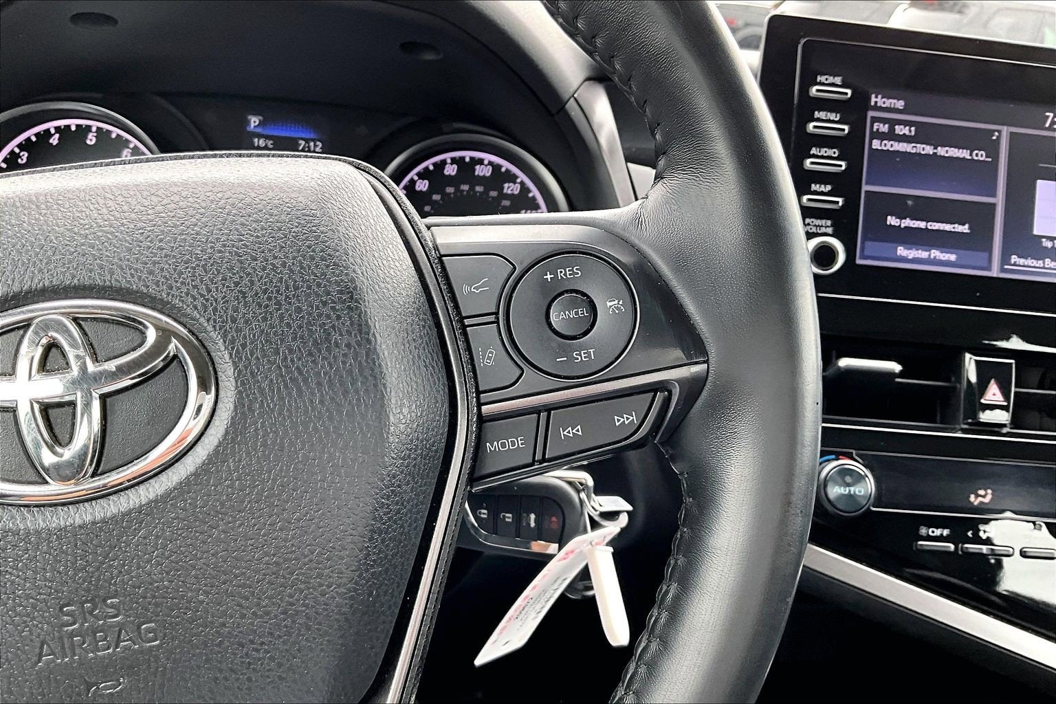 2024 Toyota Camry SE - Photo 23