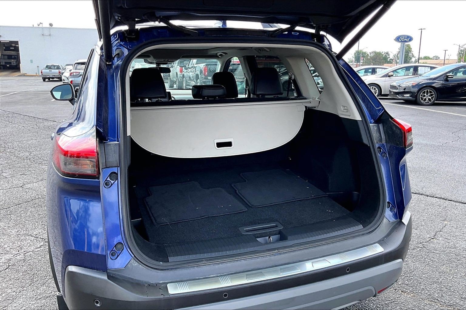 2021 Nissan Rogue SV - Photo 19