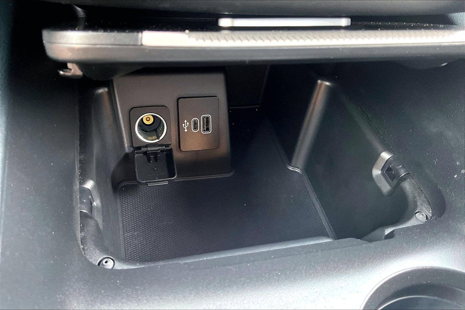 2025 Ford Explorer ST - Photo 33