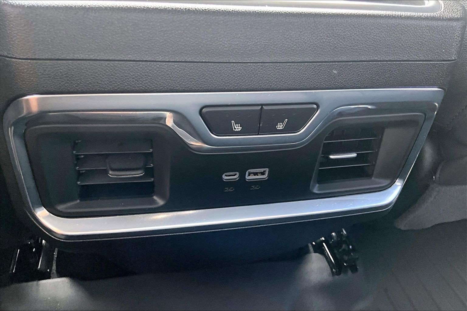 2026 GMC Sierra 1500 SLT - Photo 38
