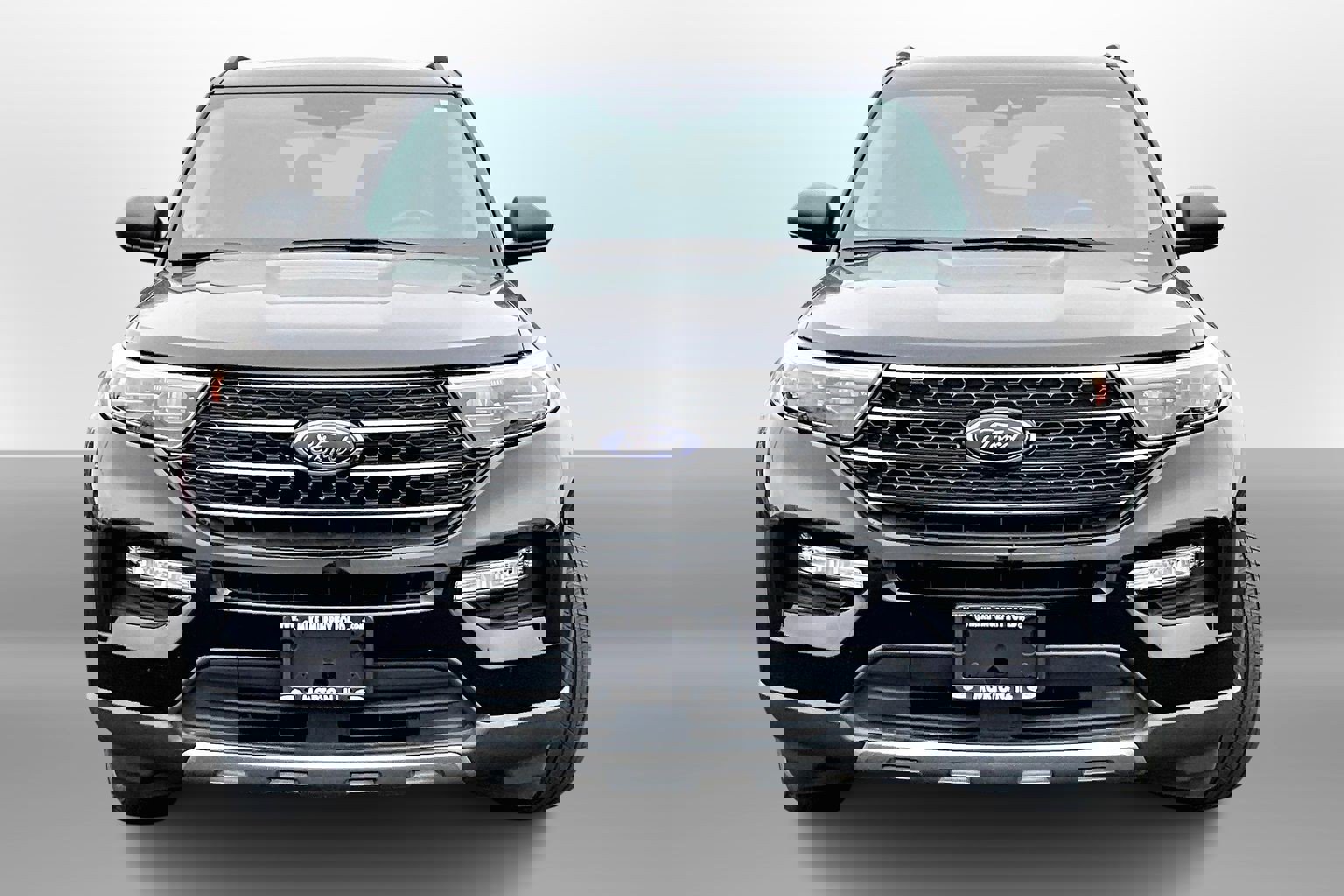 2021 Ford Explorer XLT photo 2