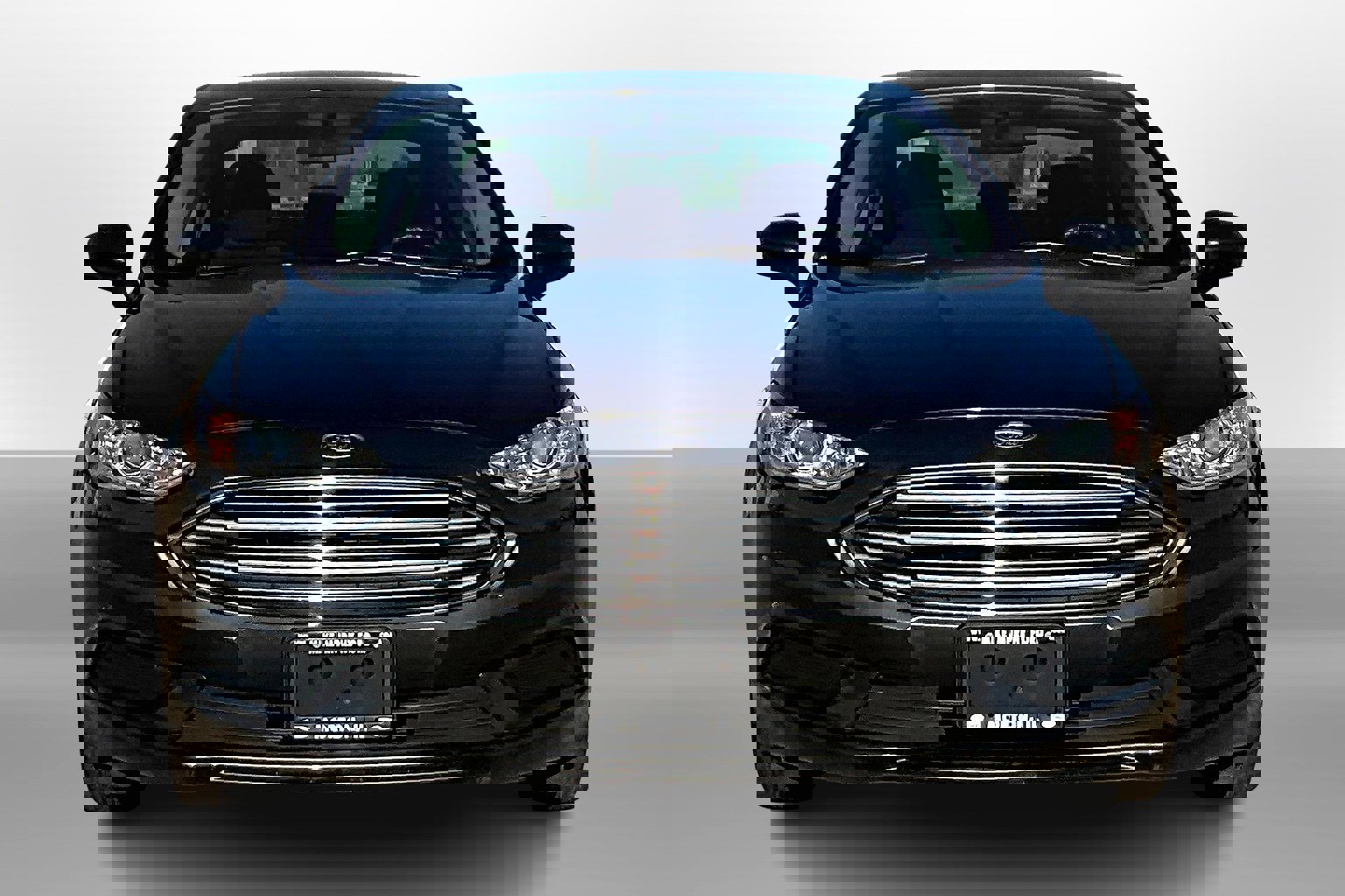 2018 Ford Fusion SE photo 2