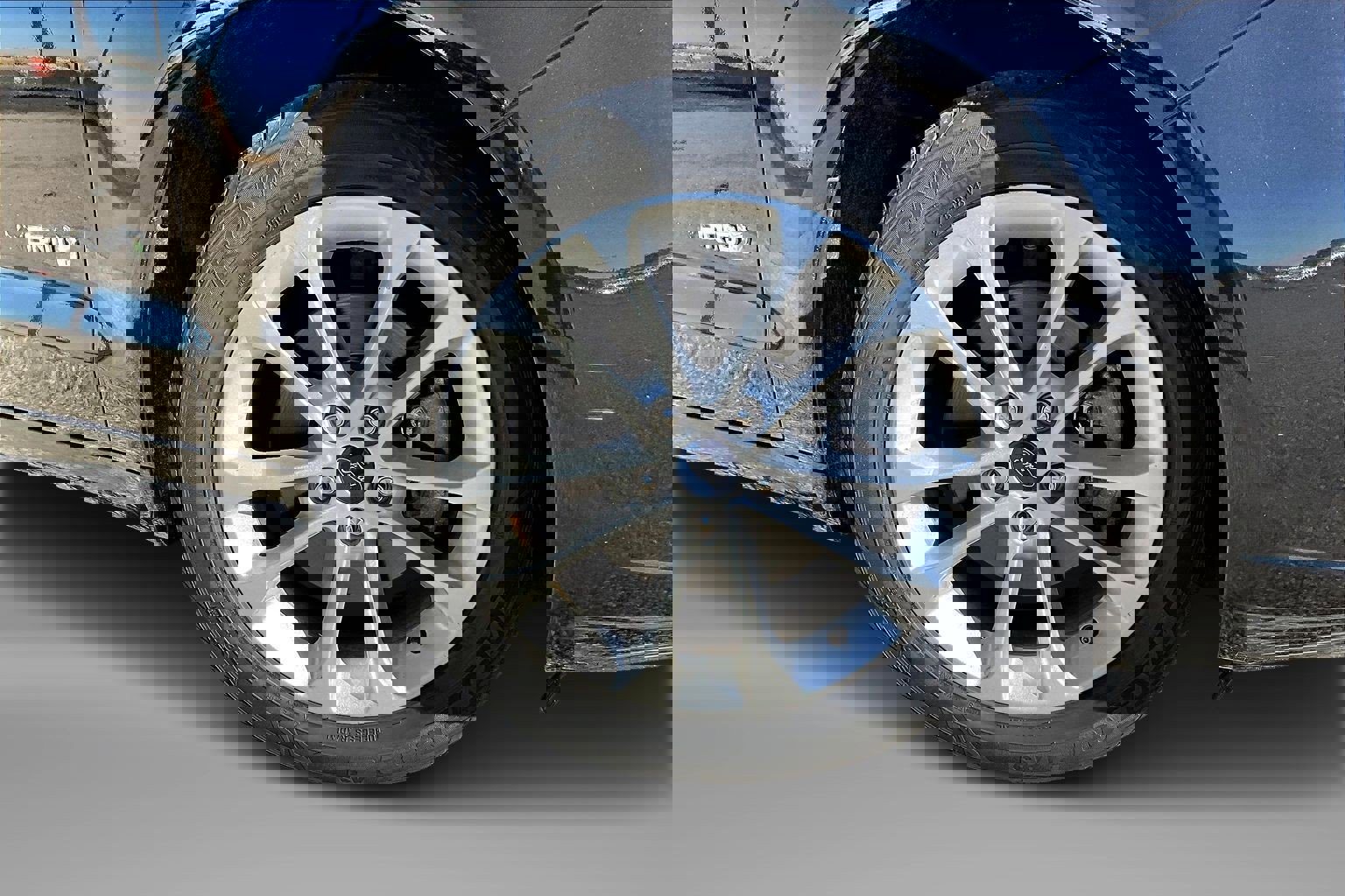 2019 Ford Fusion Hybrid SE photo 2