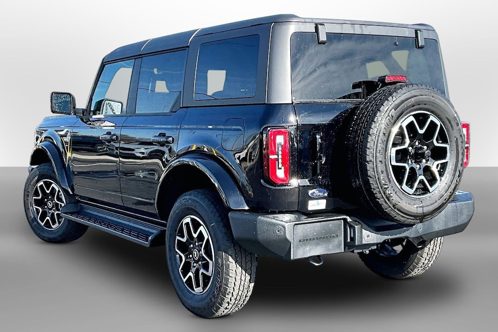 New 2025 Ford Bronco Outer Banks SUV