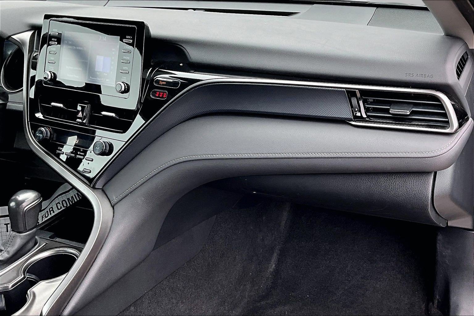 2024 Toyota Camry SE - Photo 21