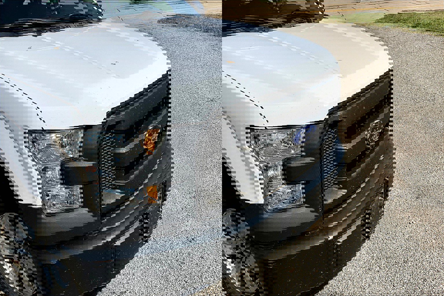 2015 Ford F-150 XL photo 2