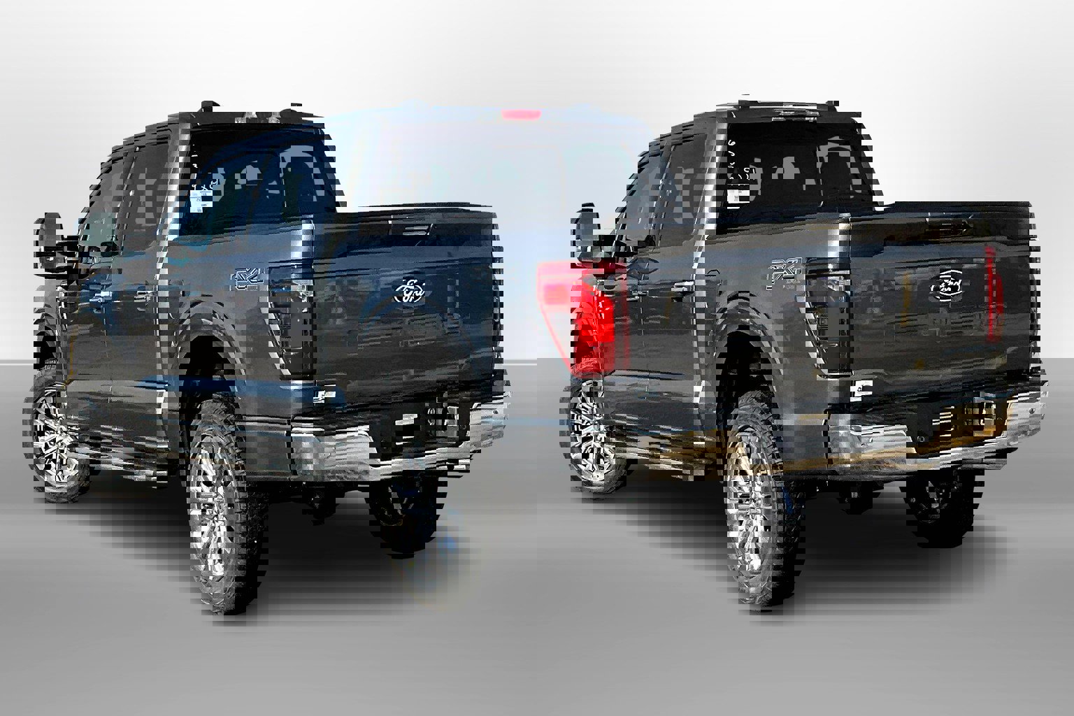2024 Ford F-150 XLT photo 2