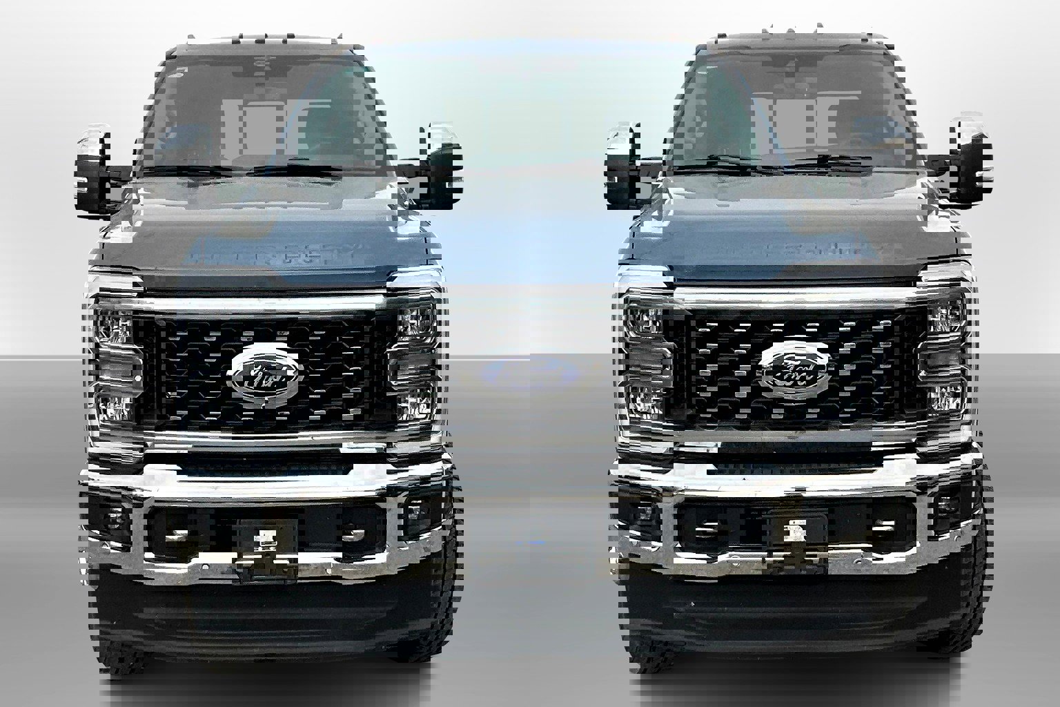 2023 Ford F-350 Lariat photo 2