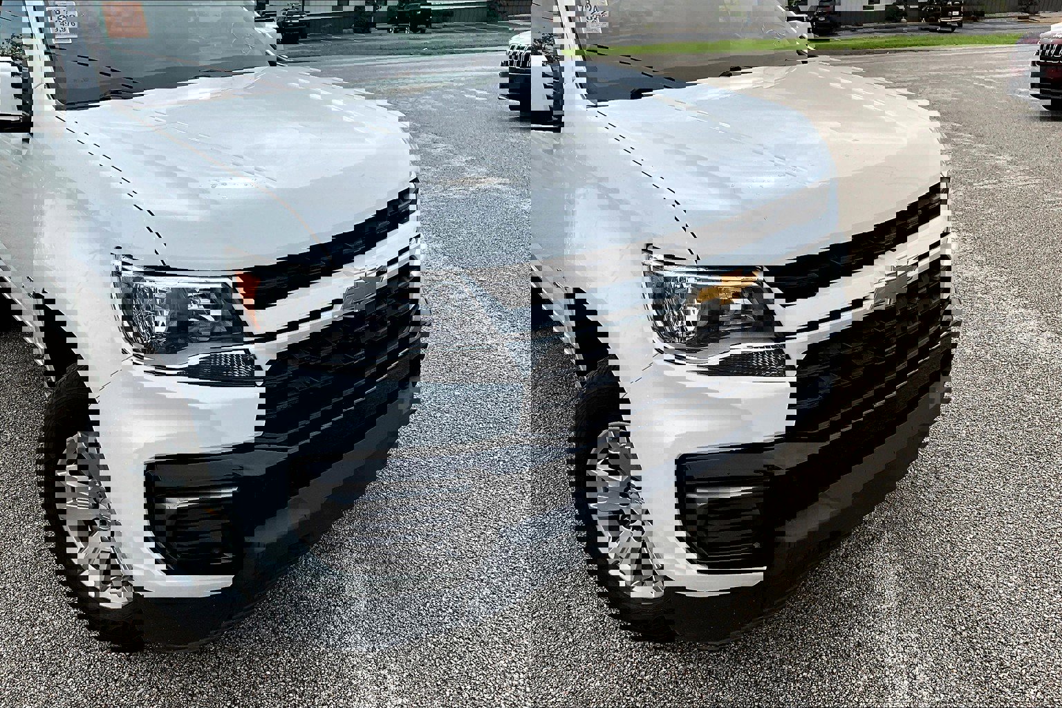 2022 Chevrolet Colorado LT photo 2