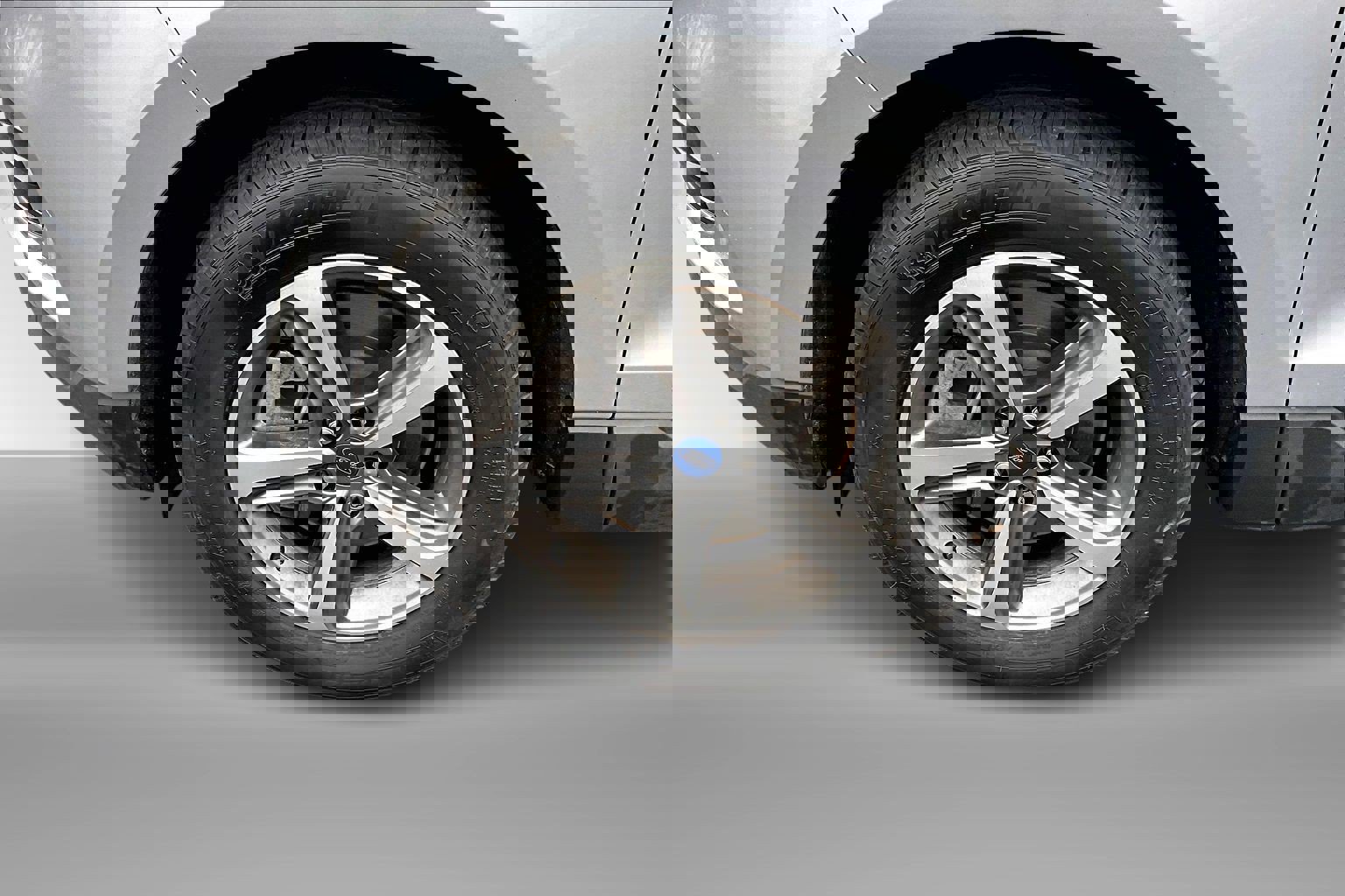 2022 Ford Edge SEL photo 2