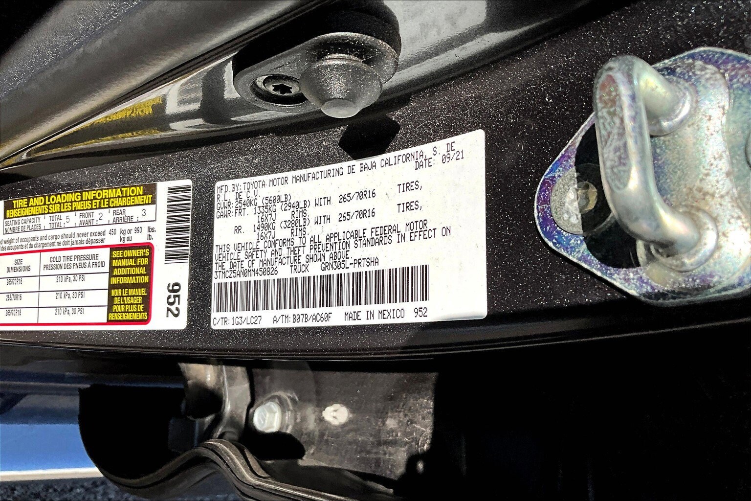 2021 Toyota Tacoma TRD Off-Road photo 4
