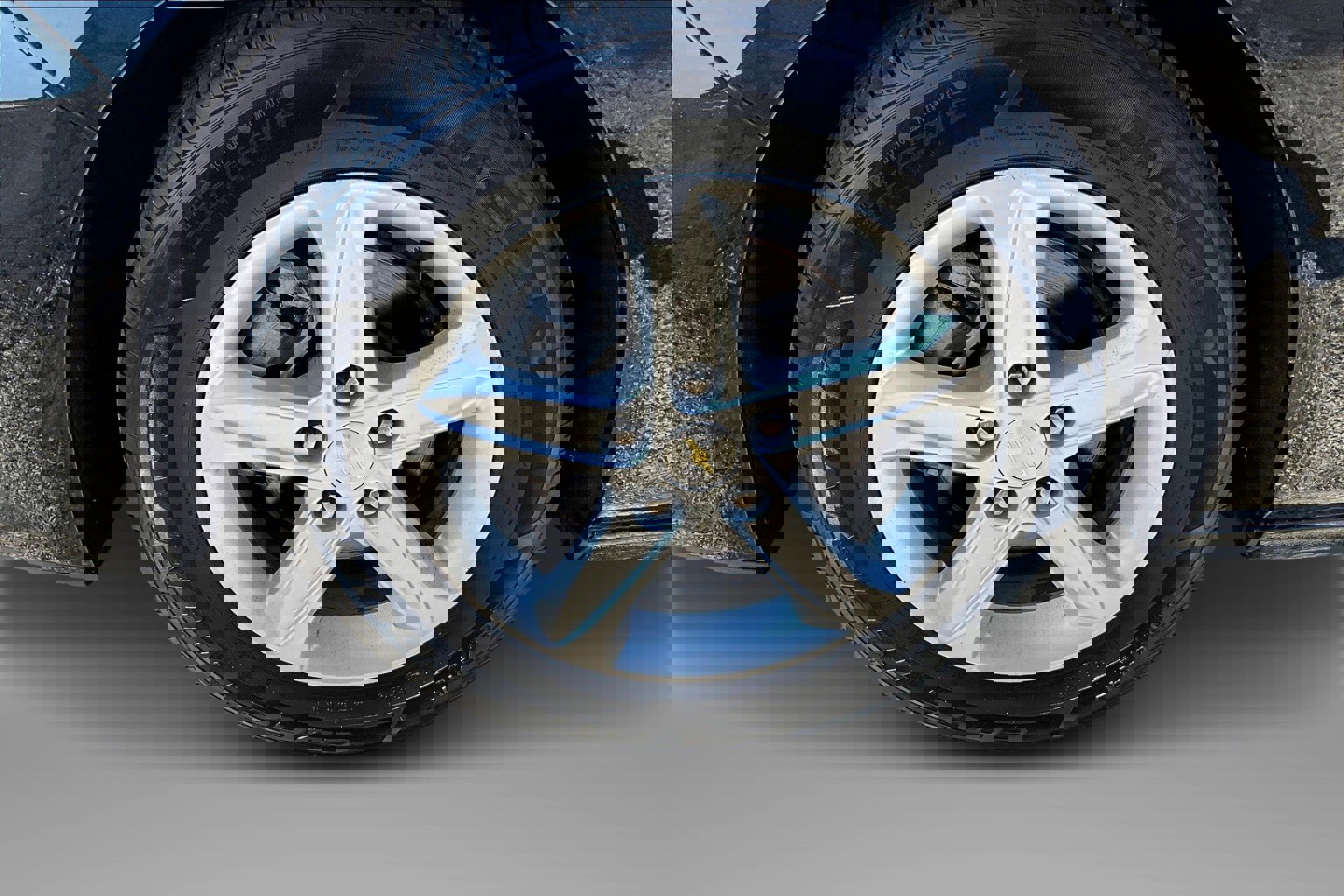 2020 Chevrolet Malibu LS photo 2