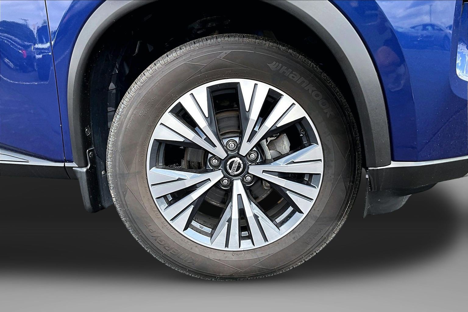 2021 Nissan Rogue SV - Photo 9