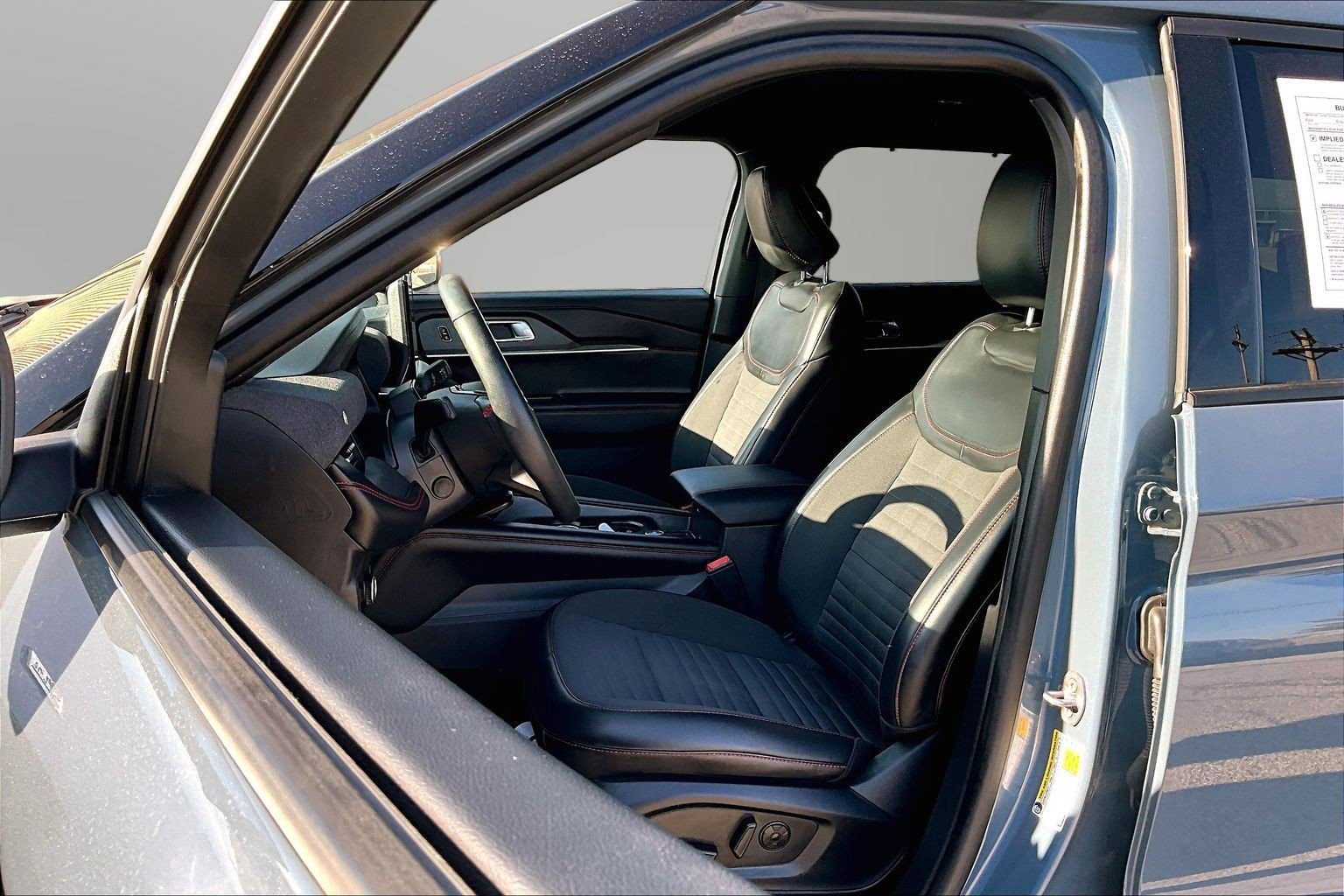2025 Ford Explorer ST-LINE - Photo 16
