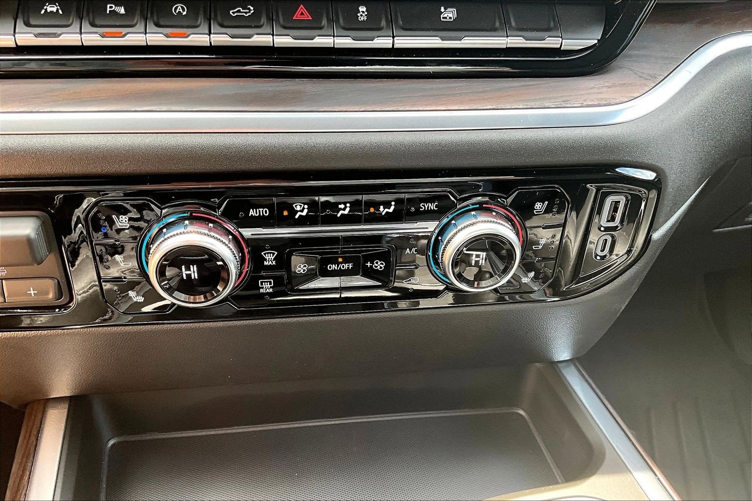 2026 GMC Sierra 1500 SLT - Photo 33