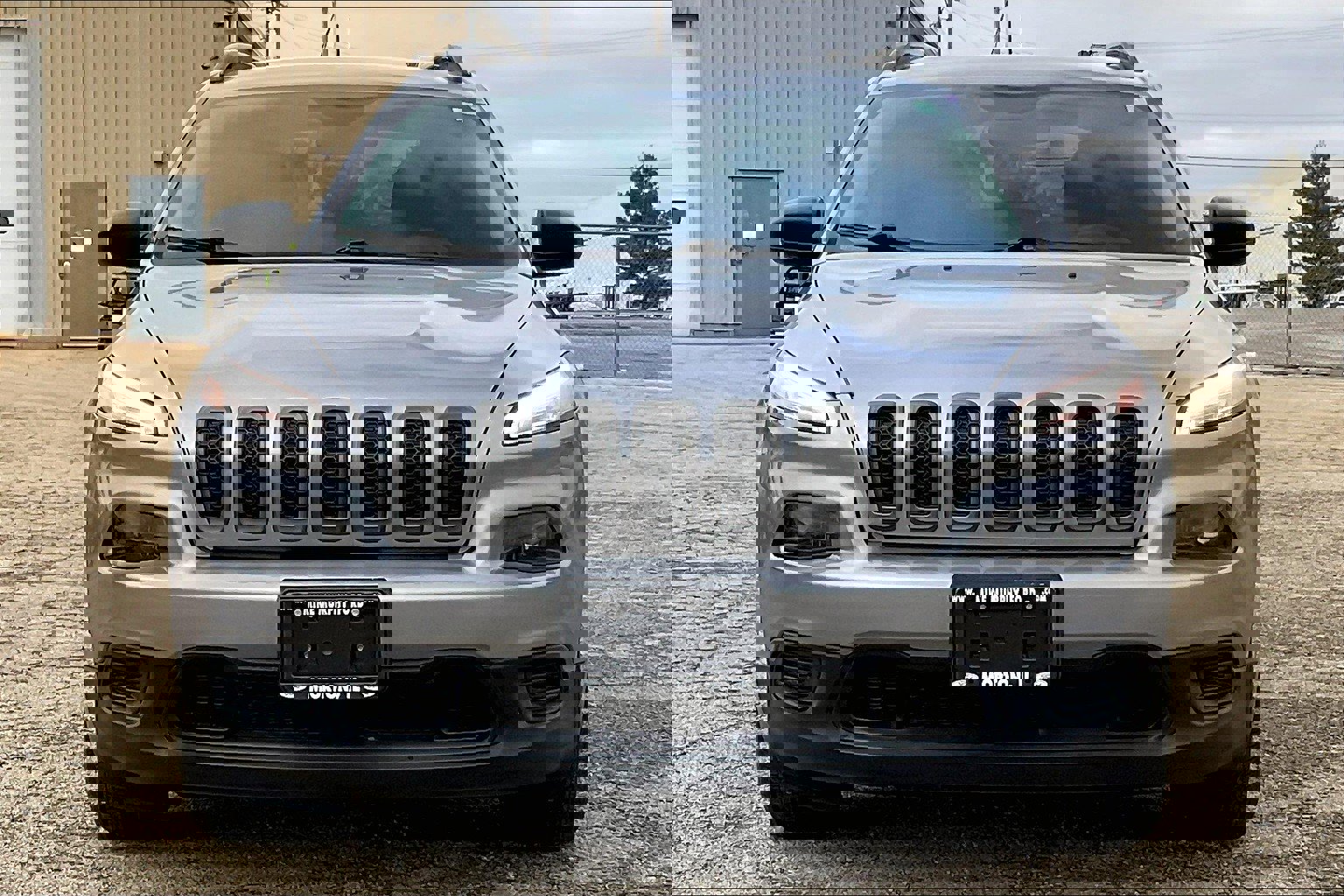 2017 Jeep Cherokee Sport photo 2