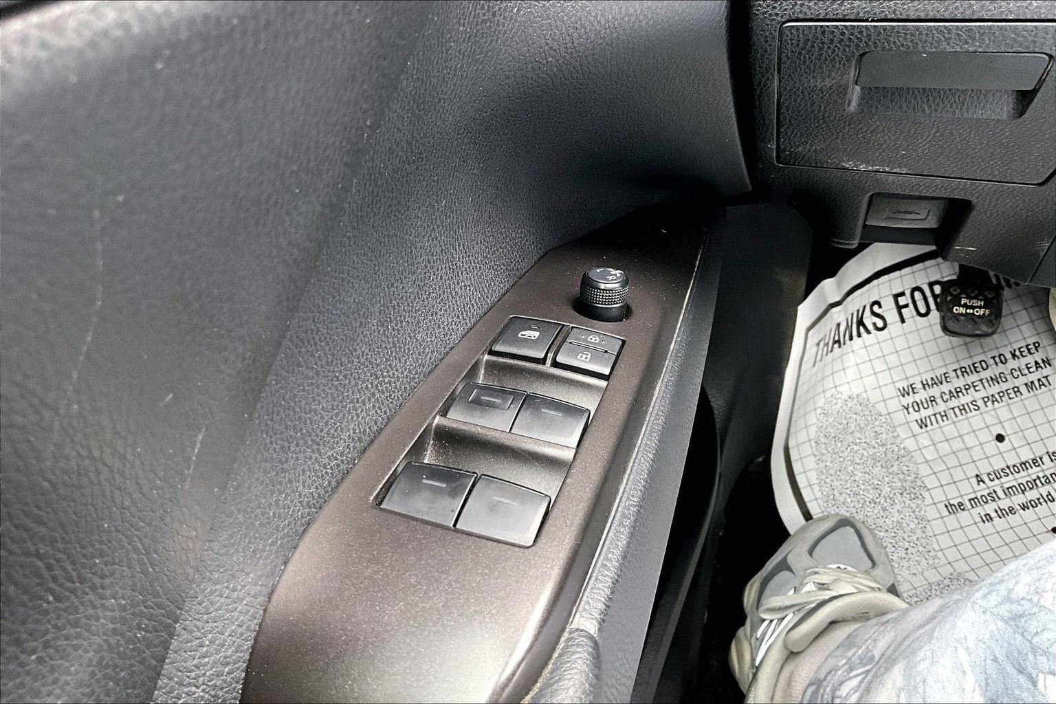 2024 Toyota Camry SE - Photo 33