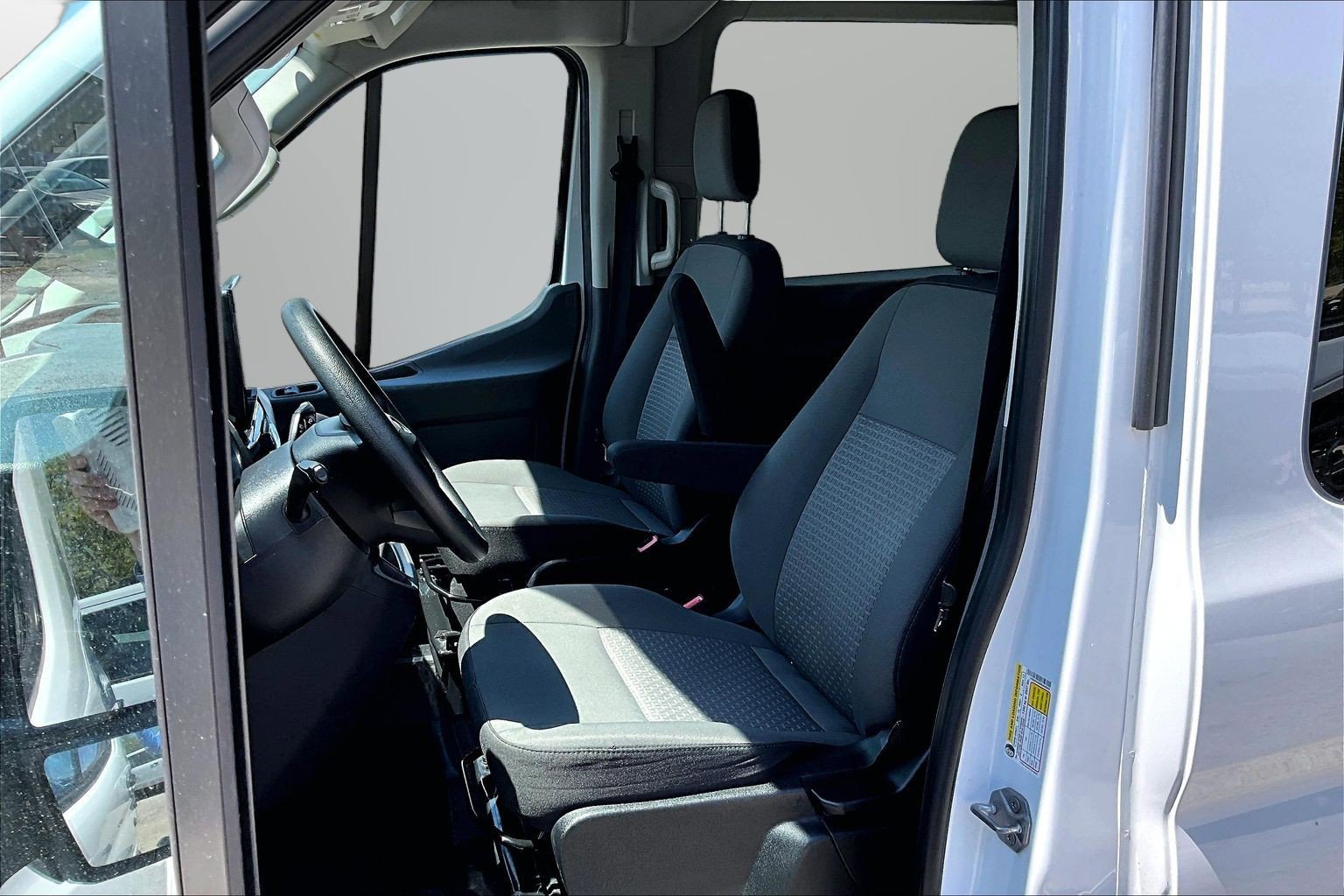 2024 Ford Transit Passenger Van XLT - Photo 16