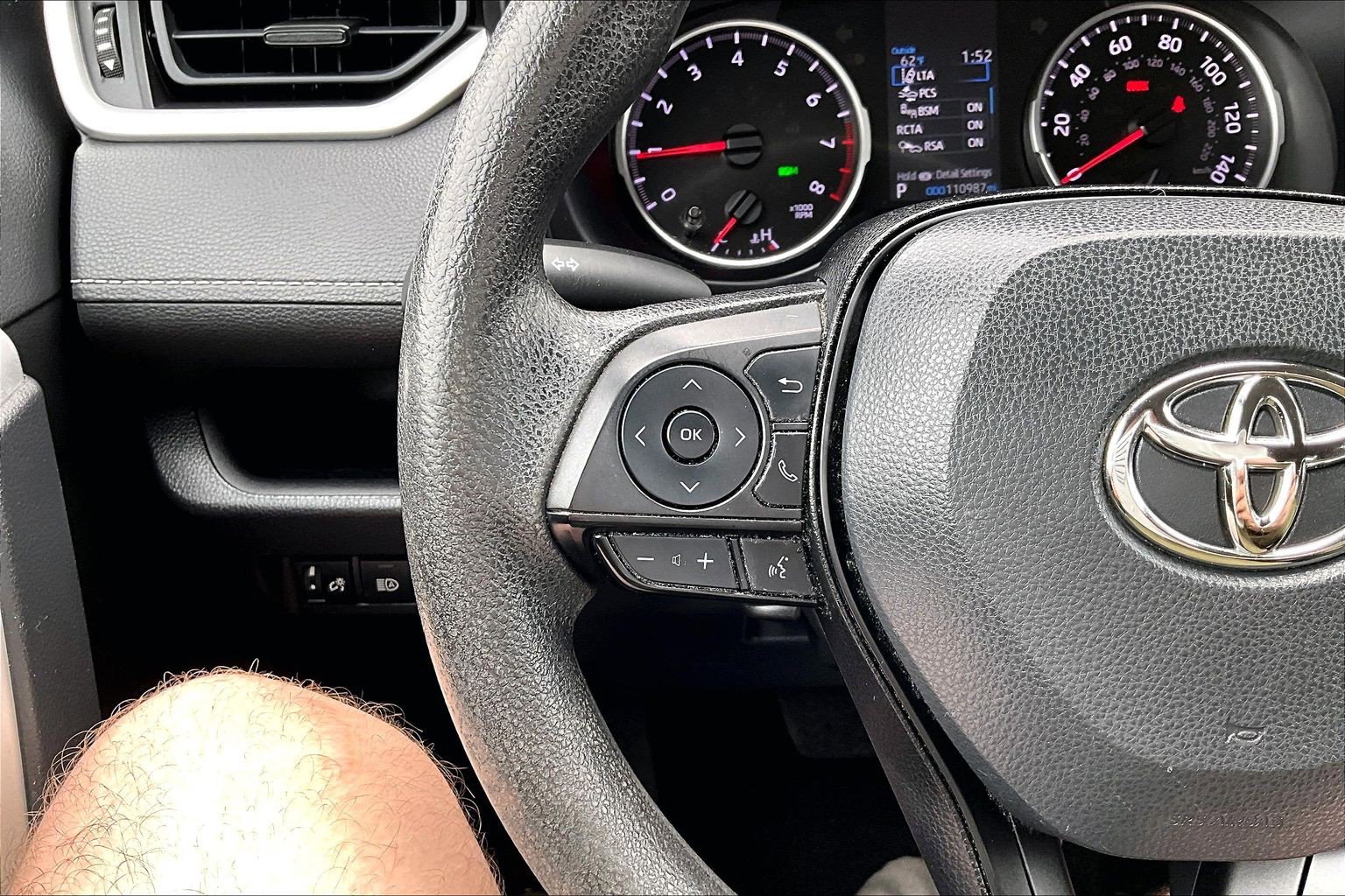 2022 Toyota RAV4 XLE - Photo 22