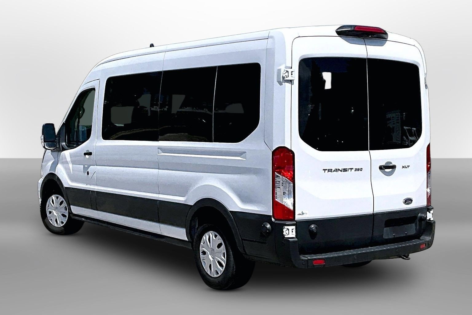 2024 Ford Transit Passenger Van XLT - Photo 10
