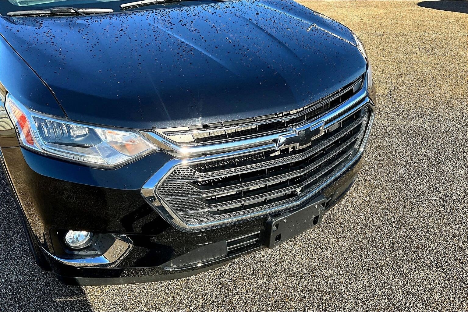 2020 Chevrolet Traverse Premier photo 2