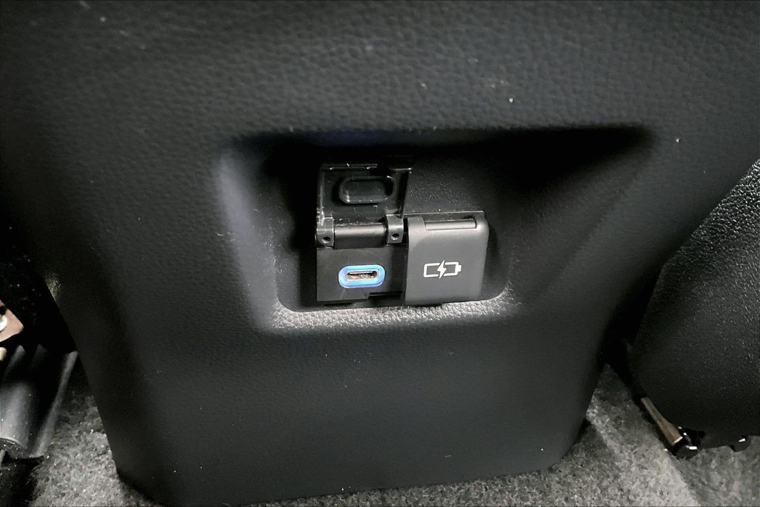 2022 Toyota RAV4 XLE - Photo 38