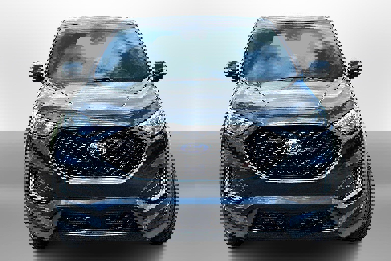 2024 Ford Edge ST photo 2