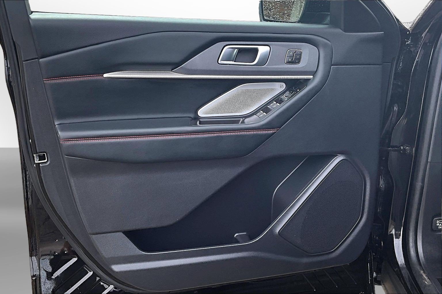 2025 Ford Explorer ST - Photo 26