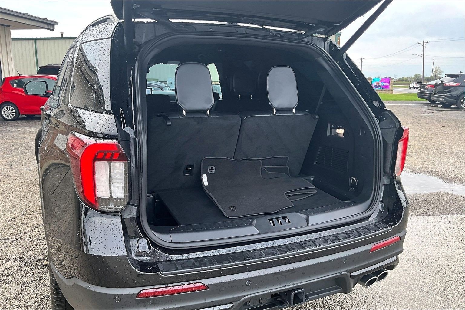 2025 Ford Explorer ST - Photo 20