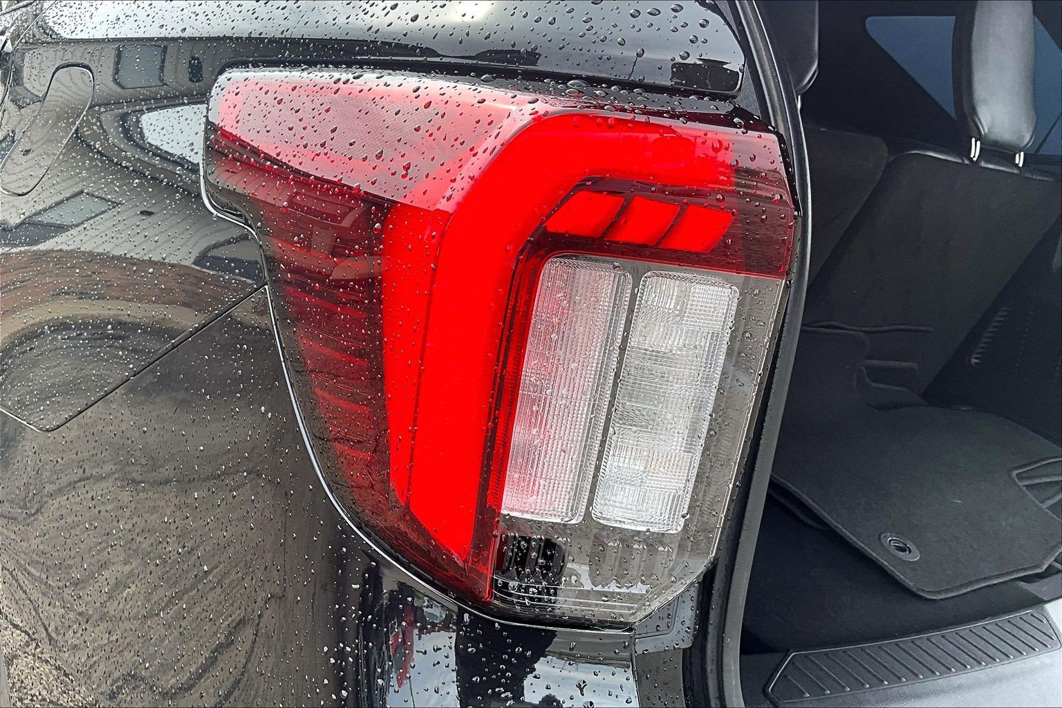 2025 Ford Explorer ST - Photo 29