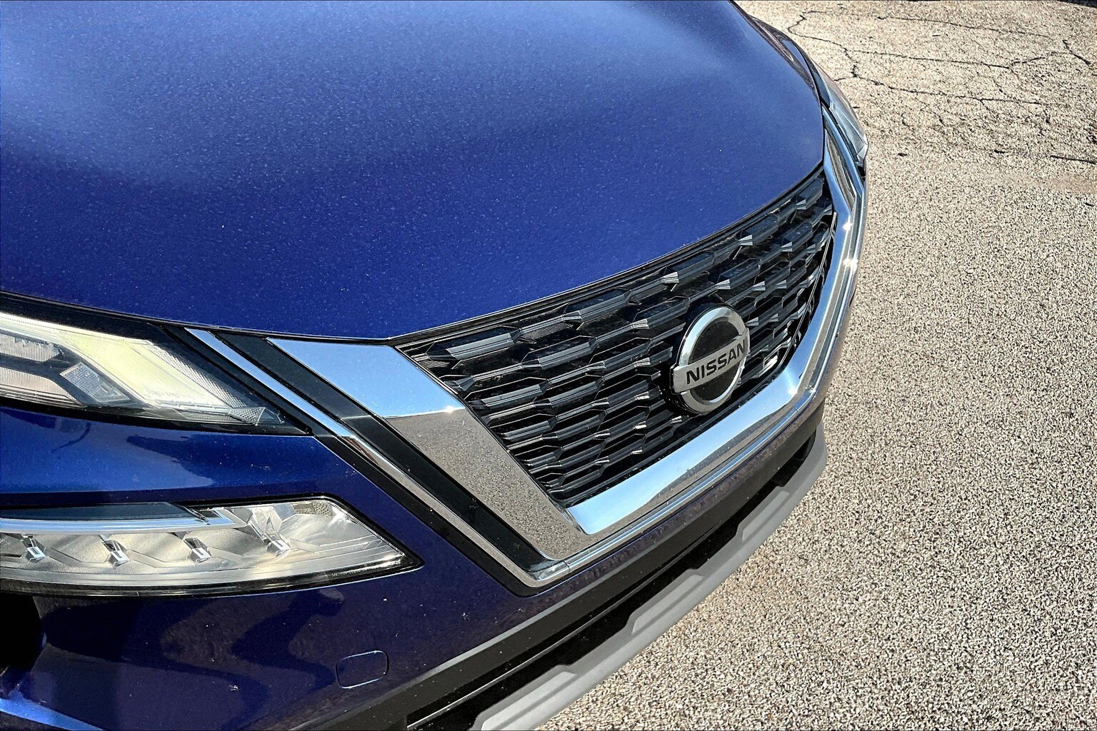 2021 Nissan Rogue SV photo 2