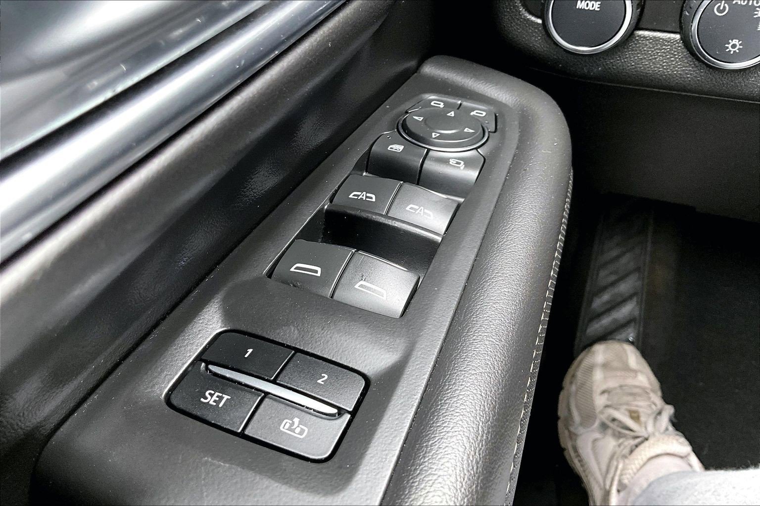 2023 Chevrolet Suburban Premier - Photo 34