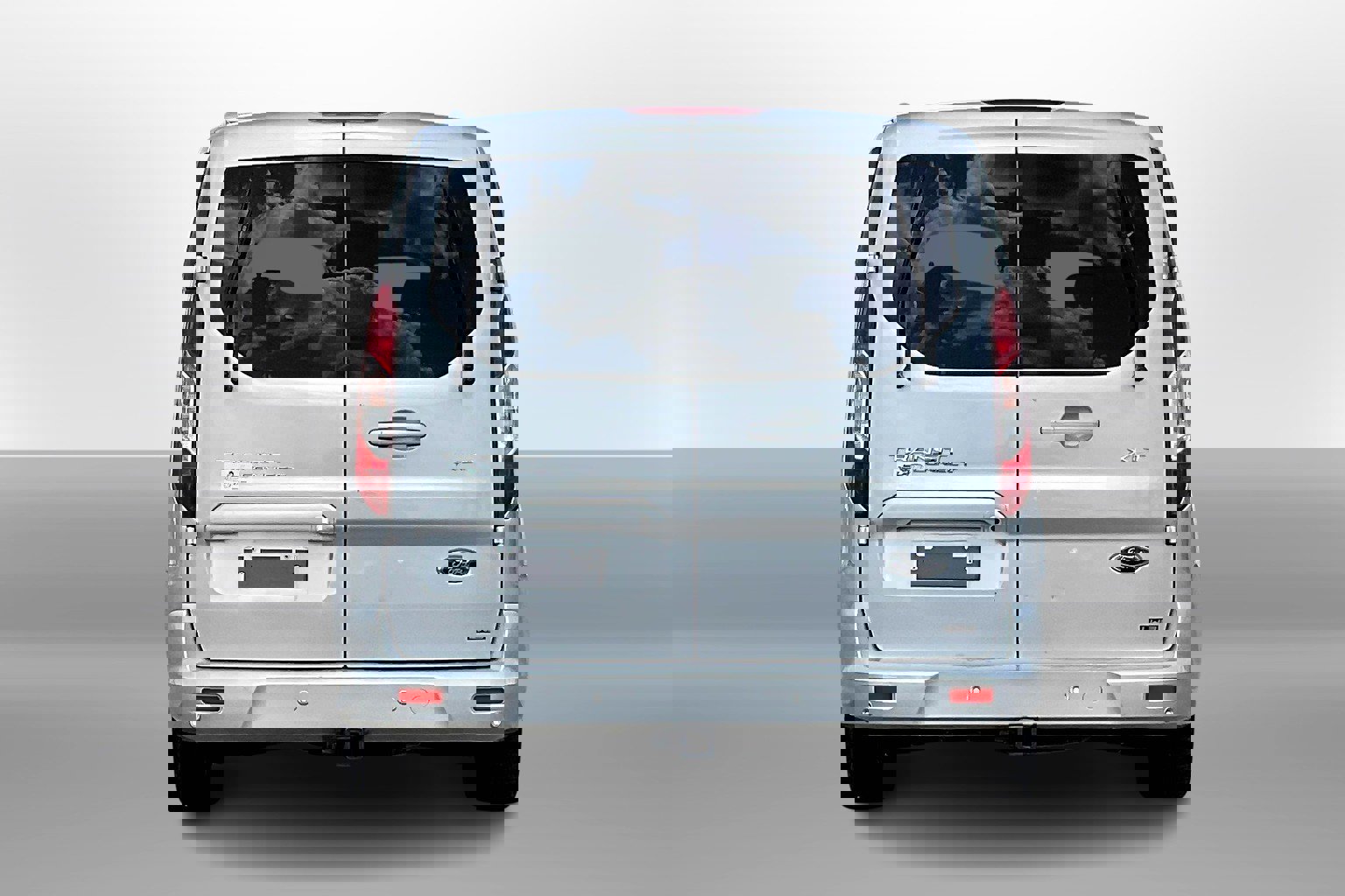 2018 Ford Transit XLT photo 3