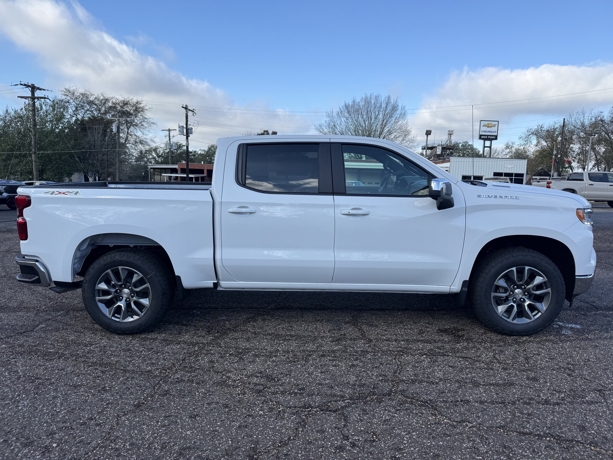 2026 Chevrolet Silverado 1500 LT photo 3