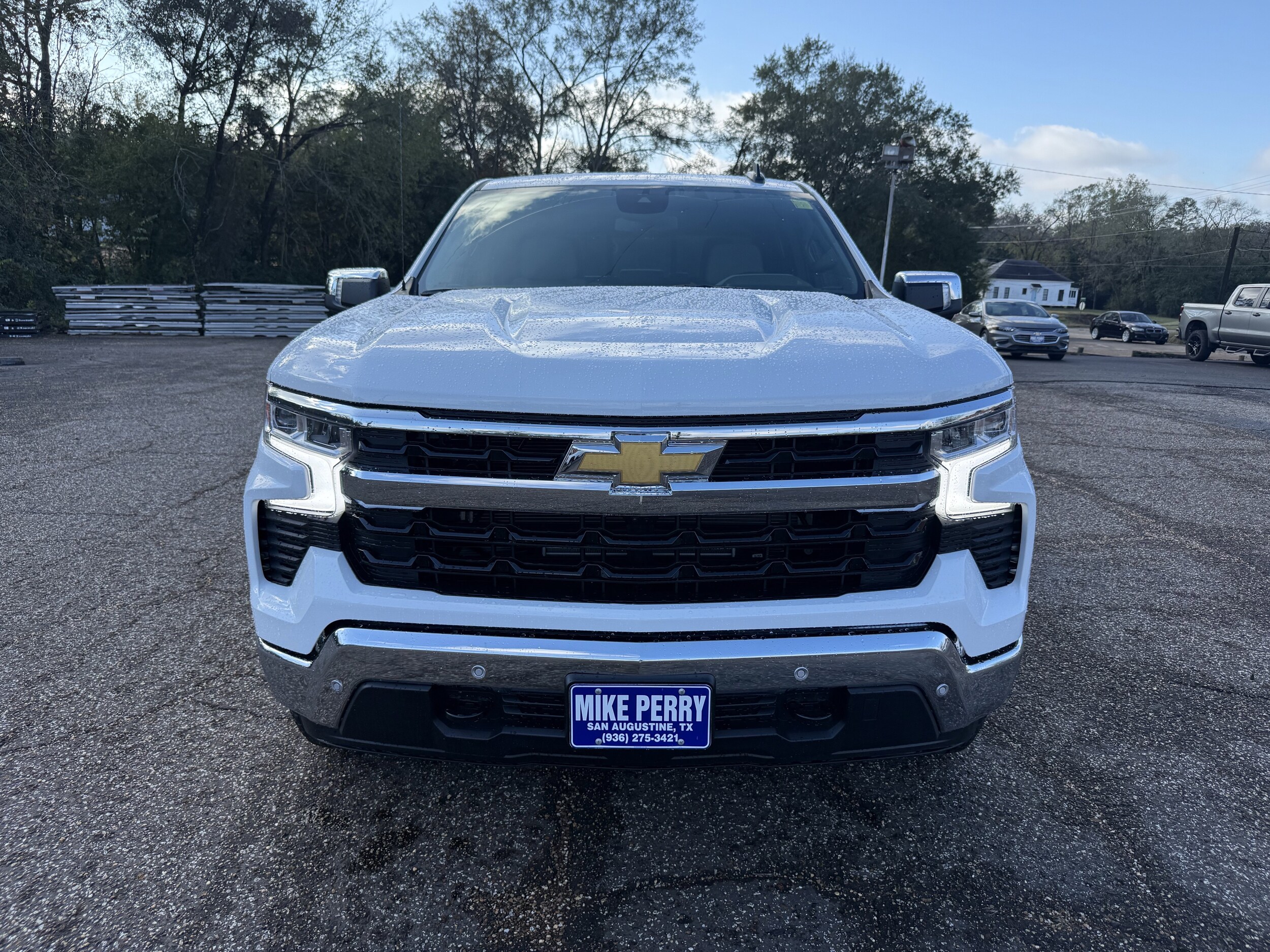 2026 Chevrolet Silverado 1500 LT photo 2