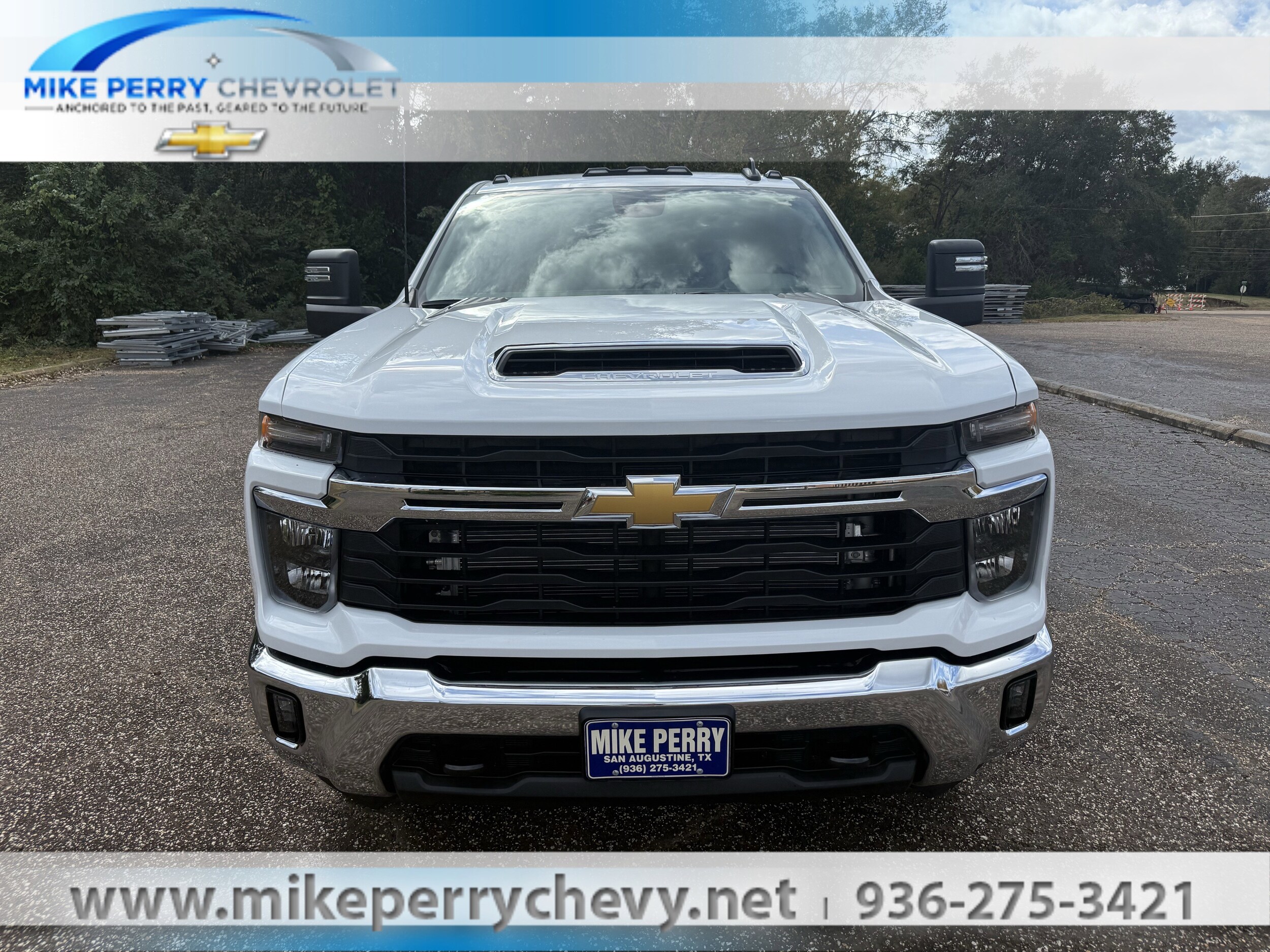 2026 Chevrolet Silverado 3500HD LT photo 3