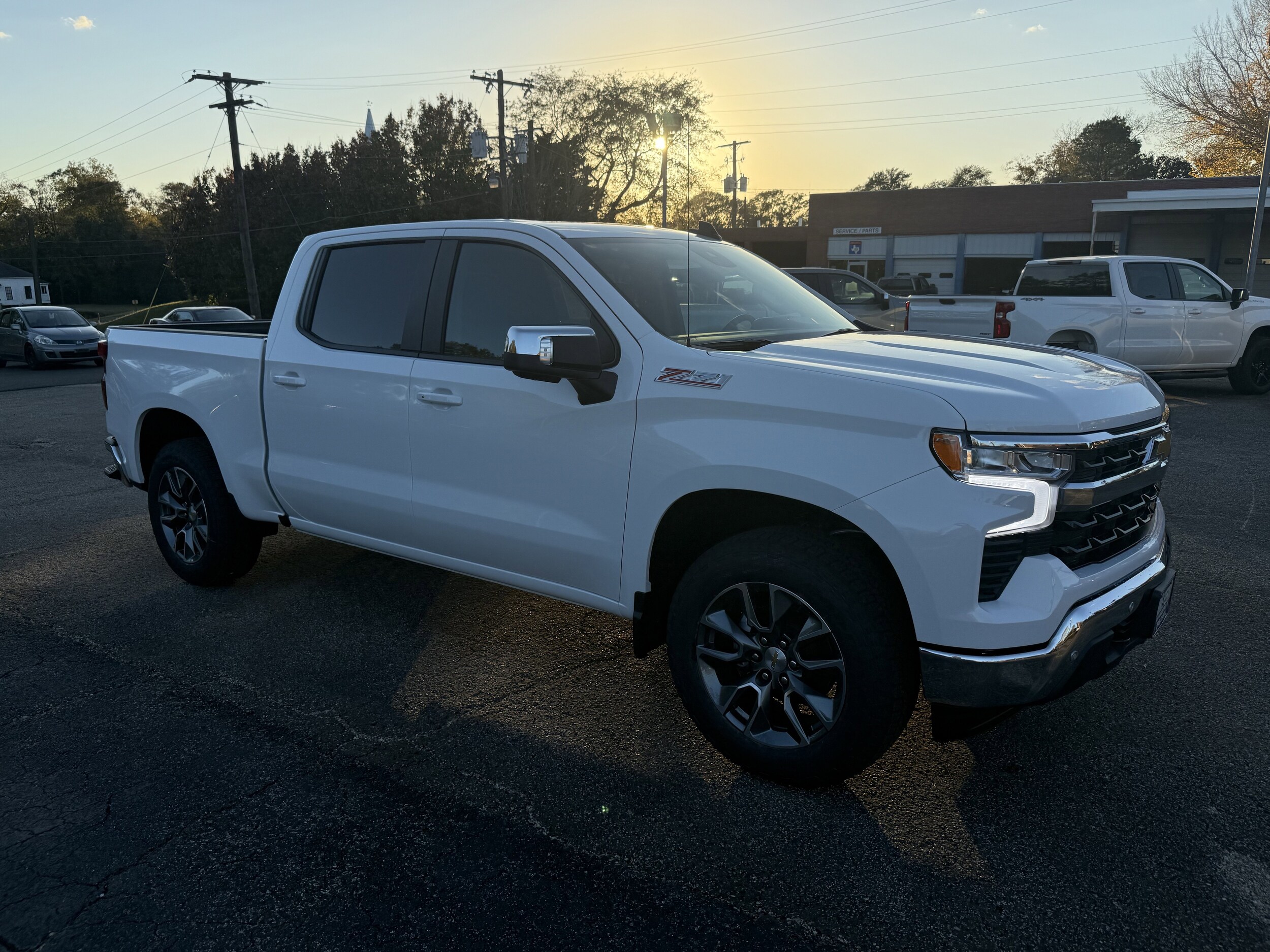 2026 Chevrolet Silverado 1500 LT photo 2