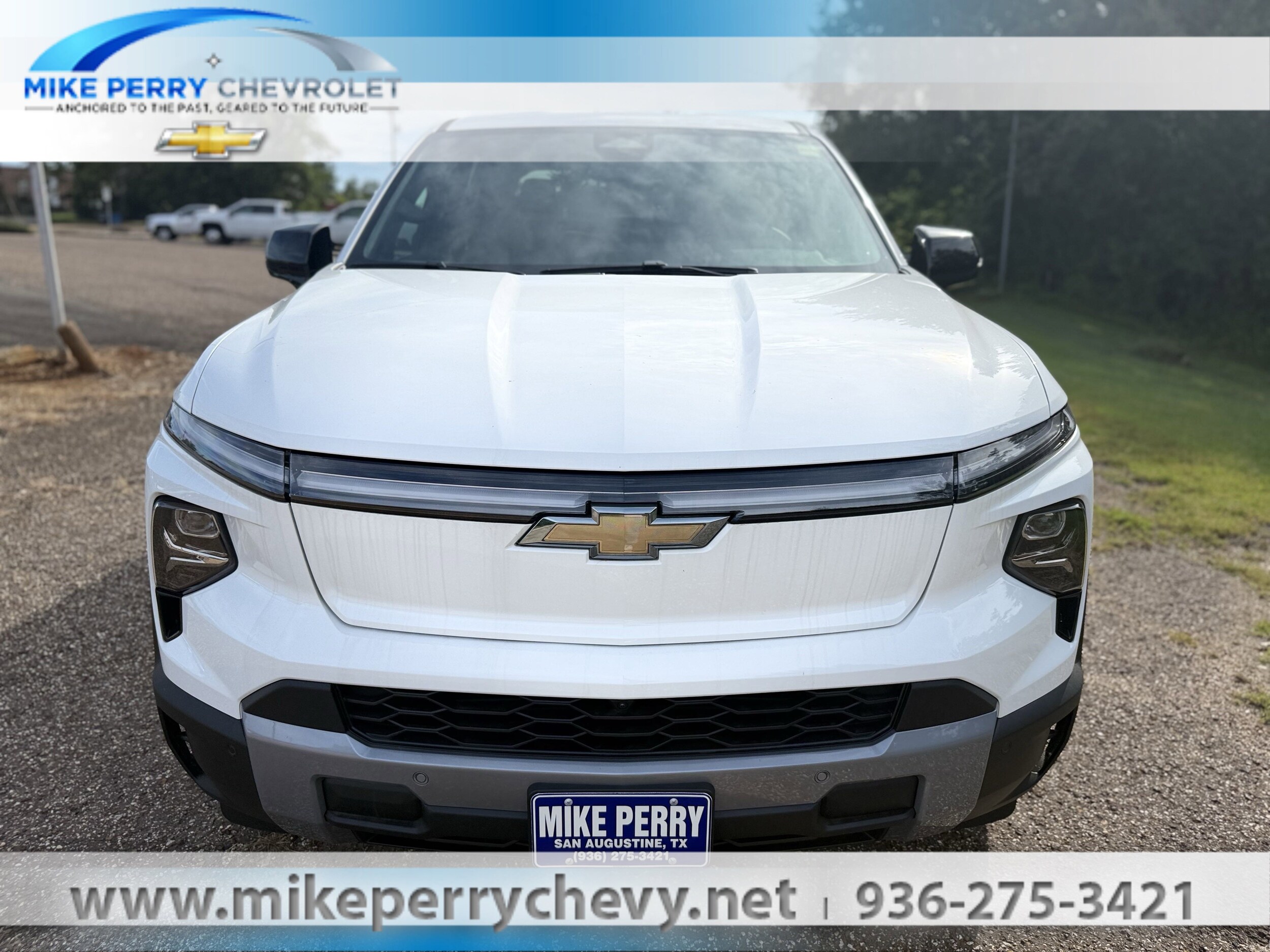 2025 Chevrolet Silverado EV LT photo 2