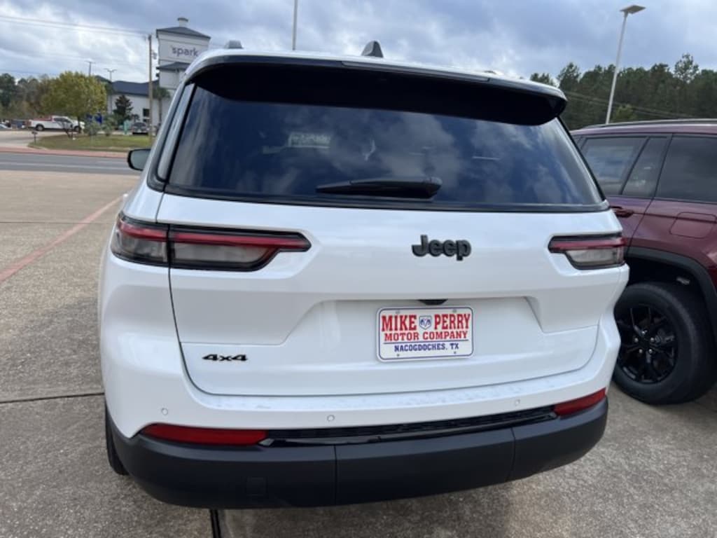 New 2025 Jeep Grand Cherokee L ALTITUDE X 4X4 Sport Utility