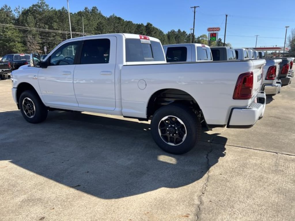 New 2026 Ram 2500 LARAMIE CREW CAB 4X4 6'4 BOX Pickup