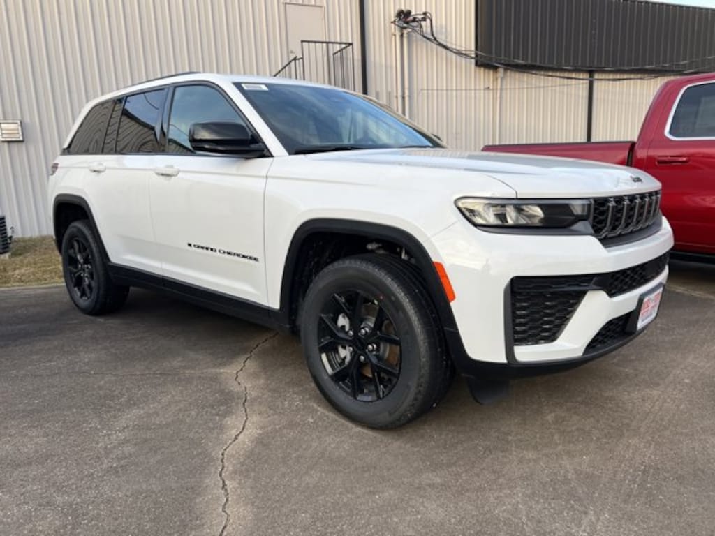New 2026 Jeep Grand Cherokee LAREDO ALTITUDE 4X4 Sport Utility
