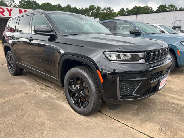 New 2026 Jeep Grand Cherokee L LAREDO ALTITUDE 4X2