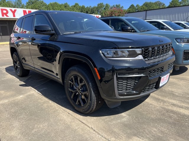 New 2026 Jeep Grand Cherokee LAREDO ALTITUDE 4X2
